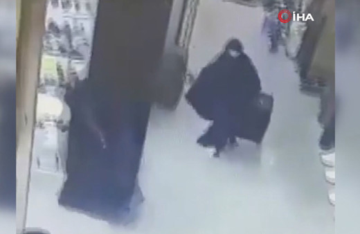 7 dakika sürdü! Kadın kılığına girerek kuyumcu soydular