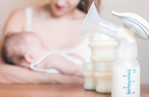 Bebeklerin ilk aşısı anne sütünde! Uzmanlardan emzirenlere uyarı