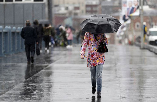 Peş peşe uyarılar! Meteoroloji'den sağanak yağış ve fırtına uyarısı