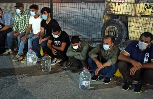 KKTC'ye giden TIR'ın dorsesinde 8 kaçak göçmen yakalandı