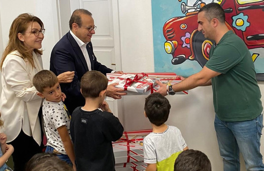 Egemen Bağış ve eşi Beyhan Bağış çocuklarla bir araya geldi: Milli bilinci vurguladı