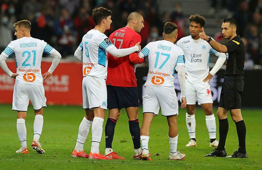 Burak Yılmaz ve Cengiz Ünder bir ilk yaşadı! Penaltı kırmızı ve sarı kart