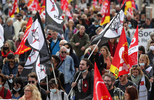 İşsizlik, asgari ücret, emeklilik protestosu! Binlerce kişi Fransa'da sokağa döküldü