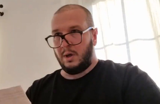 Şahan Gökbakar, TRT spikerini tiye aldı