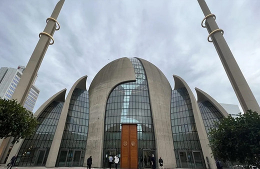Almanya Köln'den flaş ezan kararı! Artık cuma günleri...