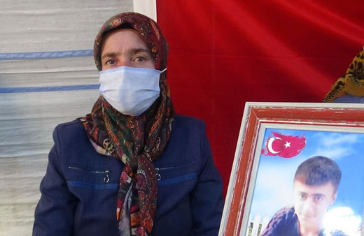 Diyarbakır'da evlat nöbeti tutan anne oğluyla ilgili kahreden detayı açıkladı