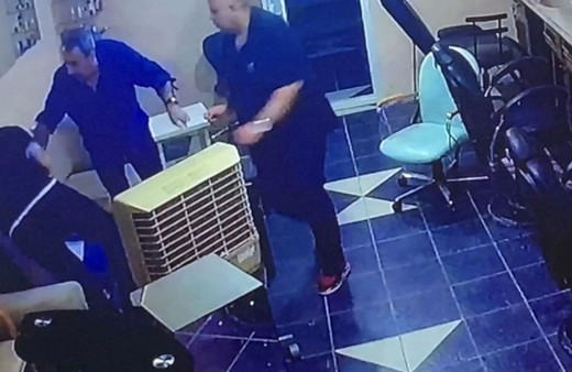 İstanbul’da kuaförde dehşet anları: Arkadaşını defalarca bıçakladı