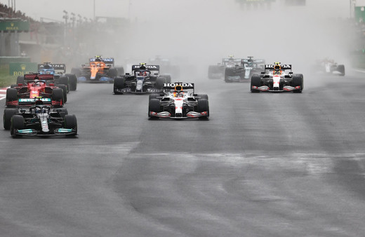 Formula 1 Türkiye Grand Prix'sinde kazanan Valtteri Bottas oldu liderlik el değiştirdi