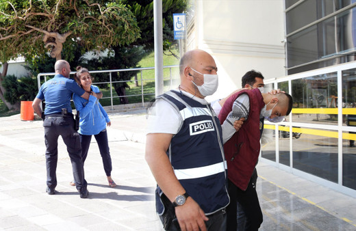 Türkiye satırlı saldırıyı konuşuyor genç kızın kendisini yaralayan arkadaşı için gözyaşı döktü