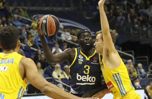 Fenerbahçe Beko ve Anadolu Efes THY Avrupa Ligi'nde üzdü