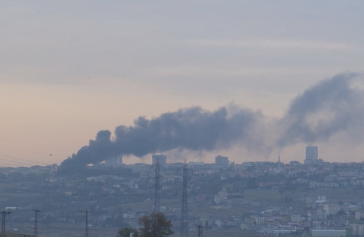 İstanbul'da geri dönüşüm tesisinde yangın! Dumanlar gökyüzünü sardı