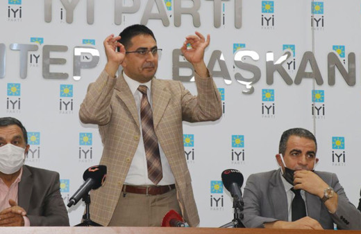 İYİ Parti Gaziantep İl Başkanı Oğuz Hocaoğlu istifa etti partisinin vekilini bombaladı