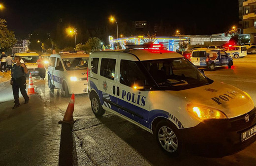 Adana'da emekli polis memuru kahvehanede tartıştığı 2 kişiyi öldürdü