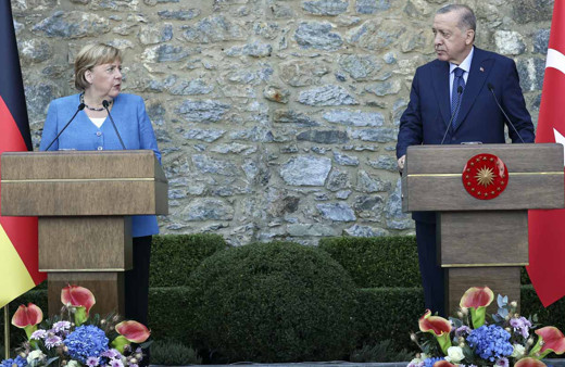 Cumhurbaşkanı Erdoğan ile Merkel arasında kahkaha attıran başkanlık diyaloğu