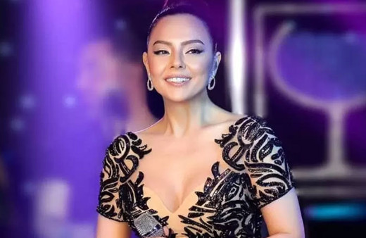 Ebru Gündeş'in şaşırtan ev kuralları! Asla terlik giydirmiyor!