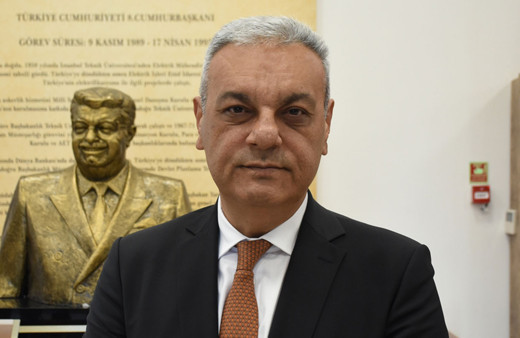 Toyota Türkiye'nin tepesindeki isimden araç alacaklara uyarı: Bugün bulan hemen alsın