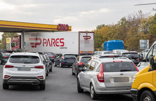 Alman sürücüler, ucuz benzin için Çekya’daki benzin istasyonlarına yöneldi