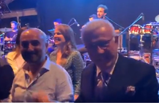 Çektiği halay olay olan Ertuğrul Özkök meydan okudu! Şimdi sırada 'Karadeniz horonu' var