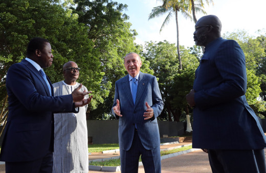 Fransız Le Point dergisinden çarpıcı başlık: Erdoğan fatih olarak ilerliyor