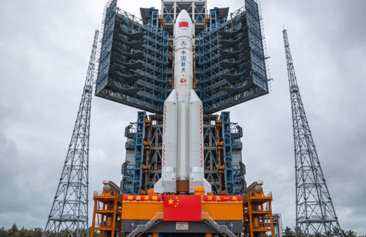 Çin dünyanın en güçlü katı yakıtlı roket motorunu test etti