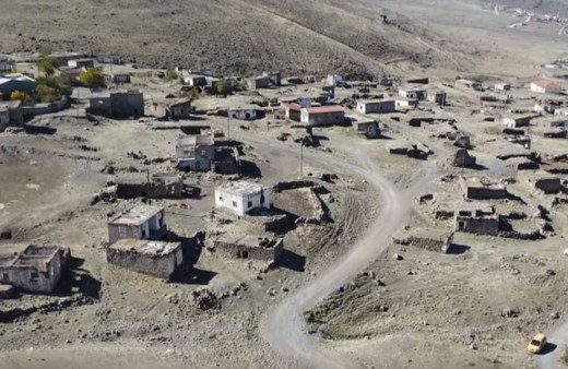 Aksaray'da su çıkmadığı için boşaltılan köyde 10 yıldır tek başına yaşıyor! "Kıyametim koptu"