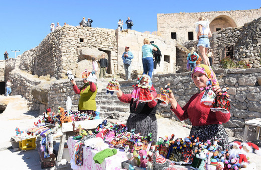 'Kapadokya Barbiesi' köylü kadınların geçim kaynağı oldu