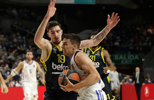 Fenerbahçe Beko Real Madrid'e son topta kaybetti