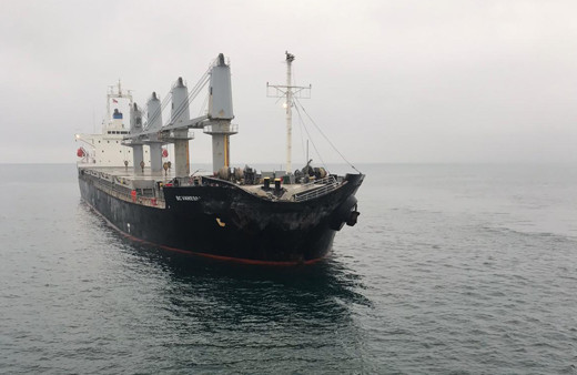Marmara Denizi'nde çatışan iki yük gemisi demirletildi