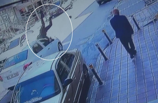 Esenyurt'ta korkunç kaza! Metrelerce havaya fırladı o anlar güvenlik kamerasında