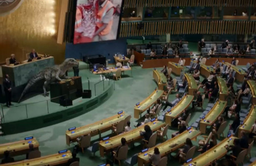 Birleşmiş Milletler Genel Kurulu'nda 'dinazor' seslendi