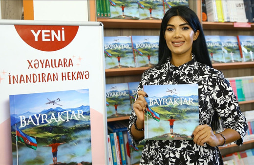 Selçuk Bayraktar'ın hayatı Azerbaycanlı çocuklar için kitaplaştırıldı