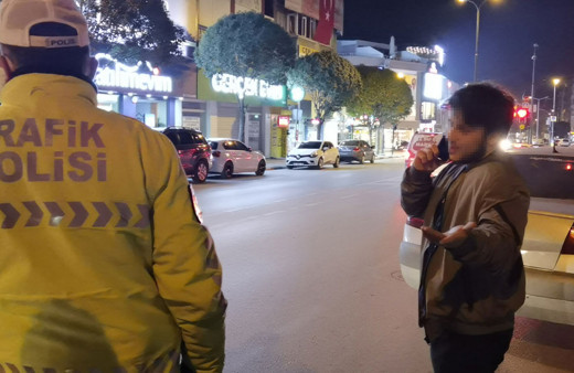 1.09 promil alkollü yakalanan sürücü: Ben alkol kullanmam sabah protein tozu içtim