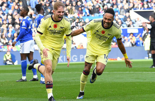 Arsenal, Leicester City'yi ilk yarıda bulduğu gollerle yendi