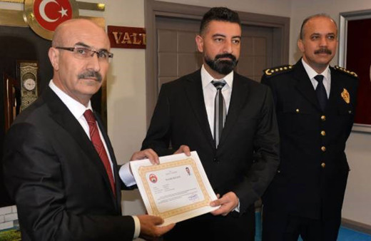 Uyuşturucuyla mücadele ödülü alan polis 25 kilo eroinle yakalandı bir vukuatı daha çıktı