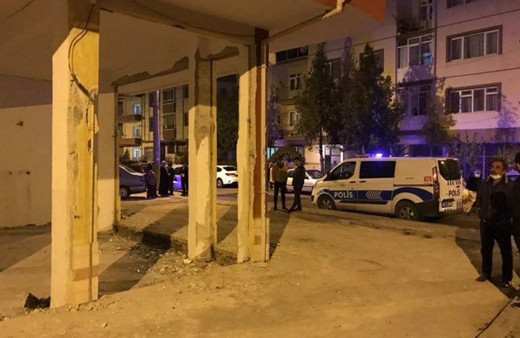 Ankara'da kolonları çatlayan apartman tahliye edildi