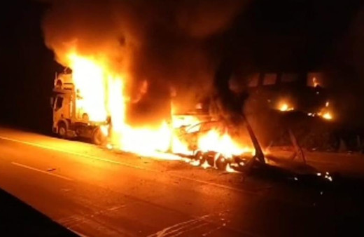 3 milyon TL değerinde! Bursa'da bir anda alev alev yandı: Sürücü fenalık geçirdi