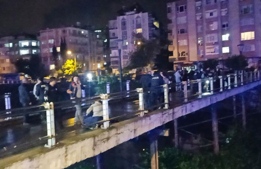 Hatay'da 3 arkadaş iddiaya girdi biri boğularak hayatını kaybetti