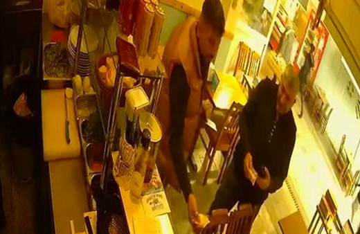 Üsküdar’da balıkçıda afiyetle yemeğini yedi üstüne 70 TL aldı