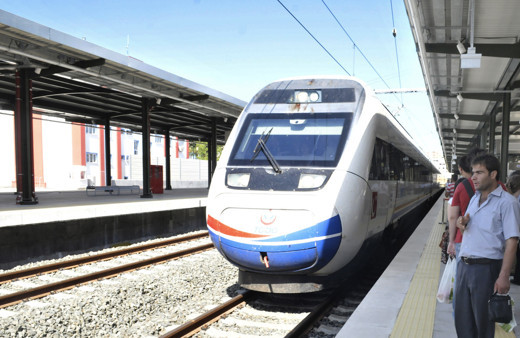 Ankara İstanbul hızlı tren durakları 2021 bilet fiyatları kaç para oldu?