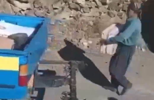 İran'da kaza yapan Türk TIR'ı yağmalandı o anlar kamerada