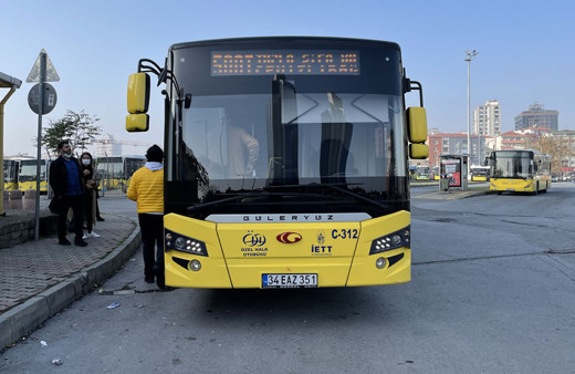 500T - Kayıp Otobüs'ün ön gösterimi otobüste yapıldı