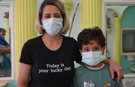 Hatay'da küçük çocuğu annesinin yanından kaçırmaya kalkıştılar! Son anda kurtarıldı