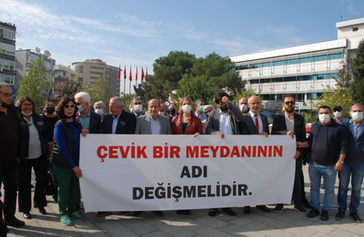 İzmir'de Çevik Bir meydanının adı değişsin eylemi
