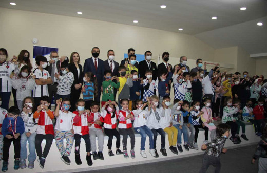 'Şahlar' Ercan Kıvrak İlkokulu'nda buluştu! 175 minik santranççı yarıştı