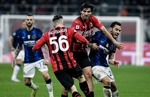 İtalya'da haftanın dev maçında Hakan Çalhanoğlu golünü attı