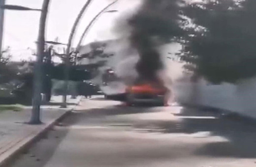 Büyükçekmece'de otomobil yangını