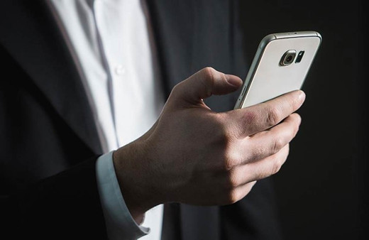 İsrail'e ait casus yazılımla Filistinli aktivistlerin cep telefonunun hacklendiği ortaya çıktı