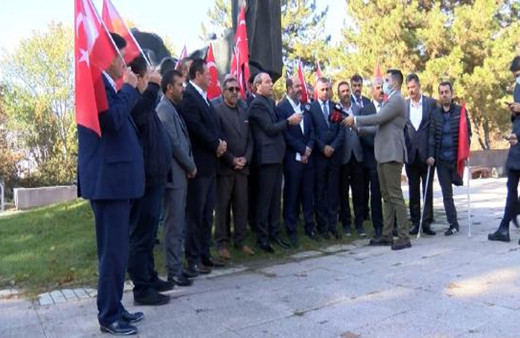 İYİ Partili Lütfü Türkkan'a TBMM önünde 'istifa' çağrısı