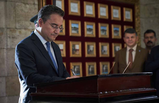 Ali Babacan 81 ilden gençlerle Anıtkabir'e çıktı