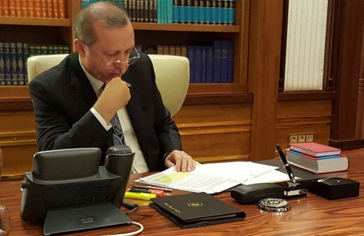 Cumhurbaşkanı Erdoğan'ın masasındaki anket! Mustafa Şen paylaştı